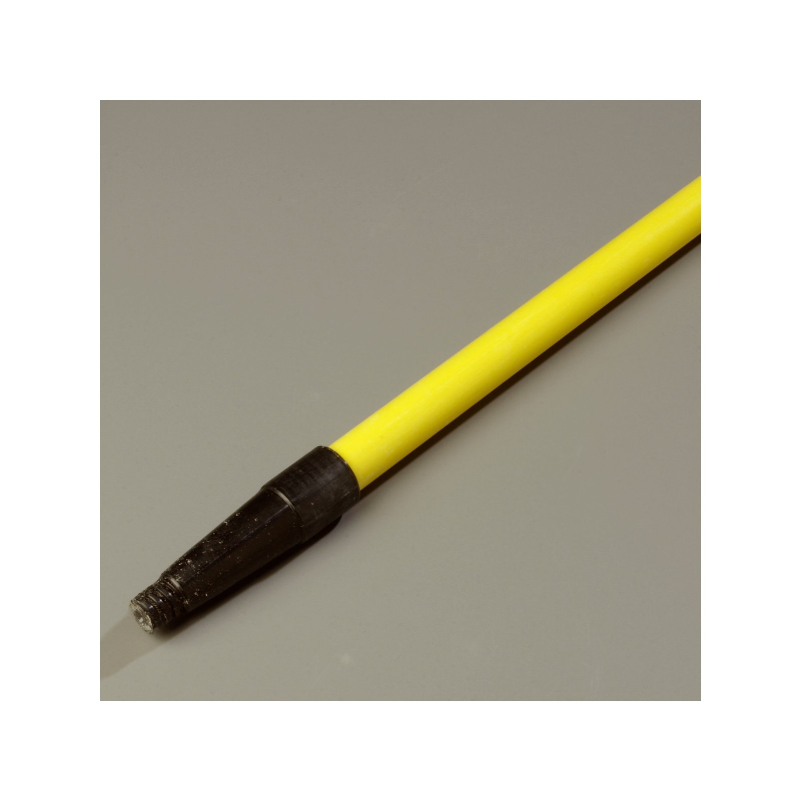 4022004 Sparta® Spectrum® Fiberglass Tapered Threaded Handle 60 Long 1 D Yellow Carlisle