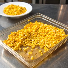 1043513 StorPlus™ High Heat Food Pan Drain Grate 1/2 Size - Amber