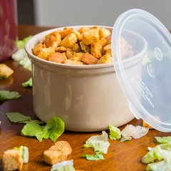 031606 Classic™ Crock w/Lid 1.5 qt - Beige