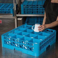 RG16-114 OptiClean™ 16-Compartment Divided Glass Rack with 1 Extender 5.56" - Carlisle Blue
