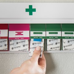 MKBR901 Mani-Kare® Refill Strip Bandages  - Blue