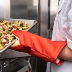 CTP13 PUPPET MITT COOL TOUCH 13"  - Red