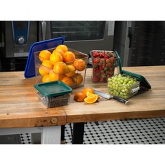 1195007 Squares Polycarbonate Food Storage Container 2 qt - Clear