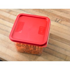 1197105 Squares Food Storage Container Lid 6 - 8 qt - Red